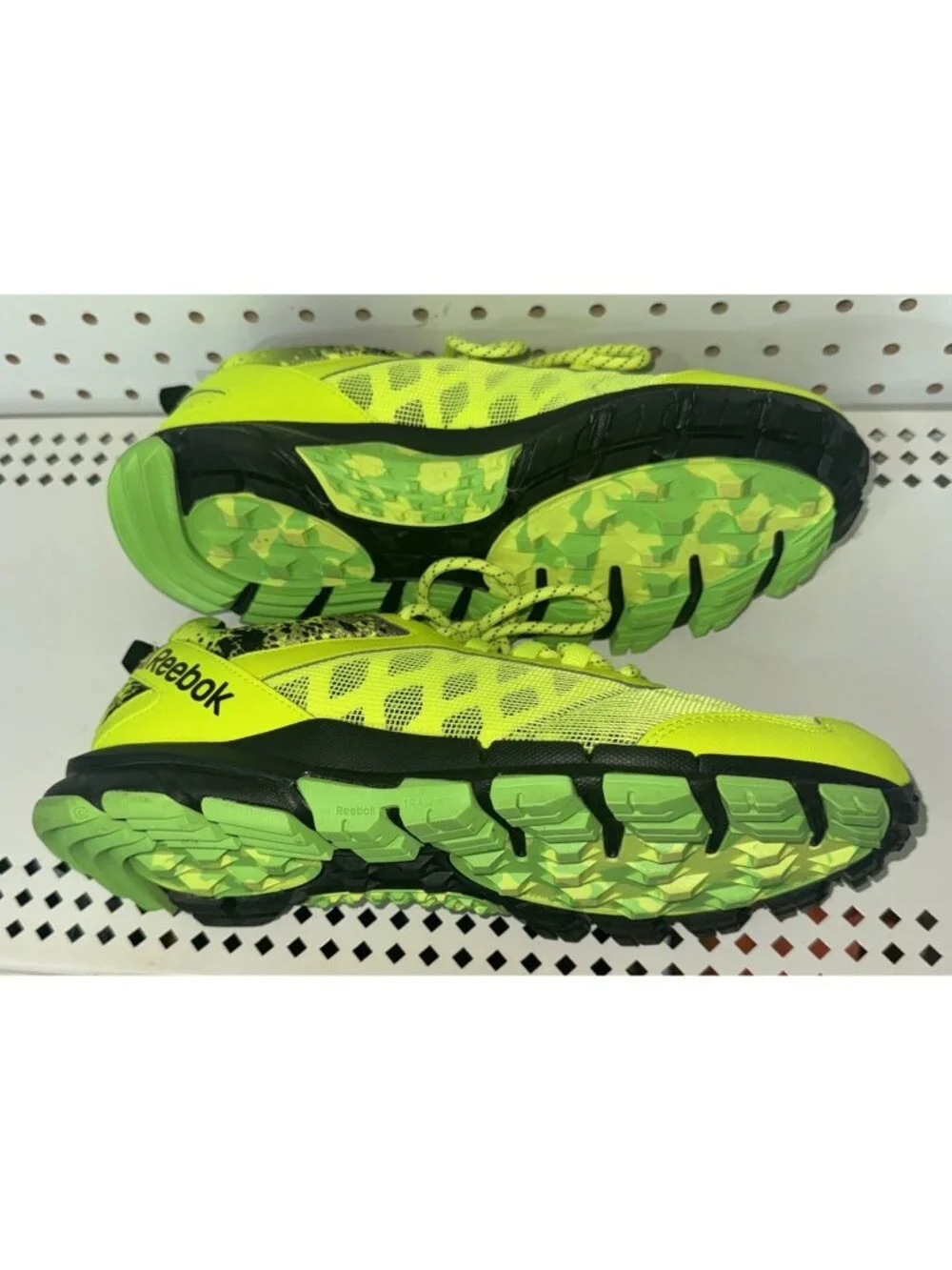Reebok Trail Warrior Mens Athletic Trail Running Shoes Size 9 Neon Green Black